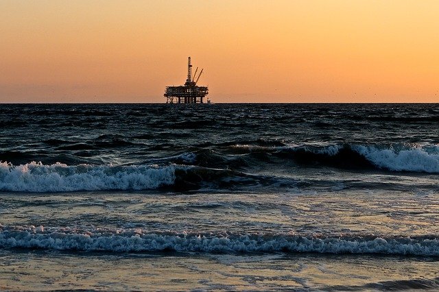 Machine learning in the oil and gas industry