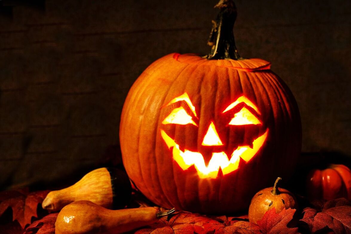 8 Halloween Costumes for Economists