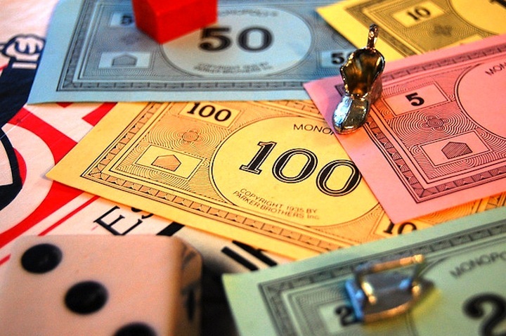 Economic Board Games: Monopoly and Real-Life Economics