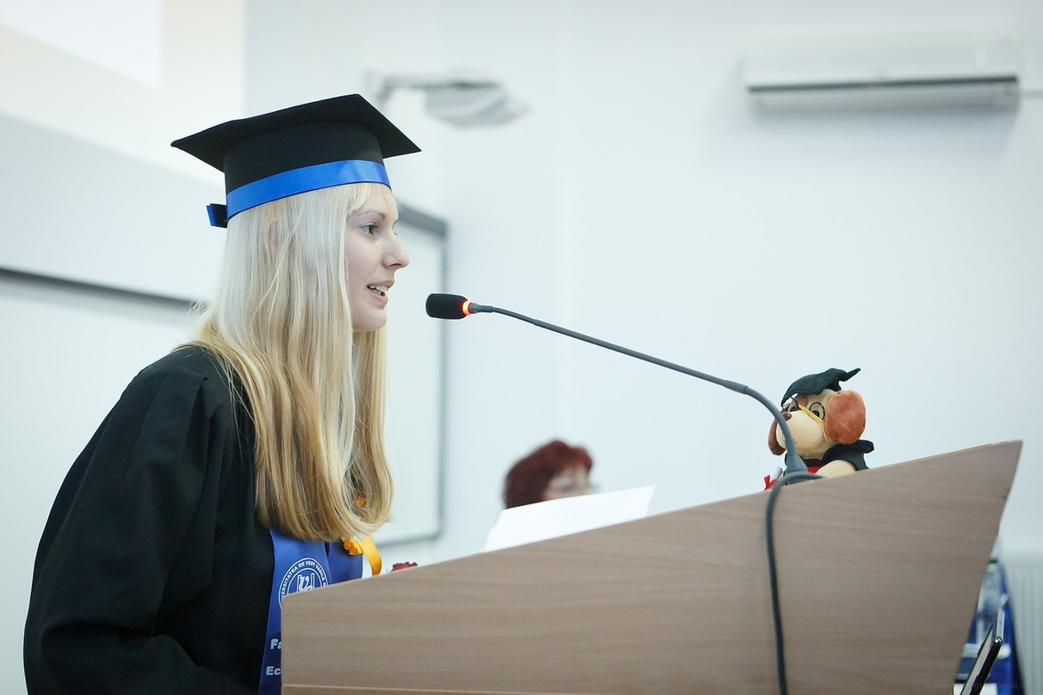 9 Extracurricular Activities To Boost Your CV While at University
