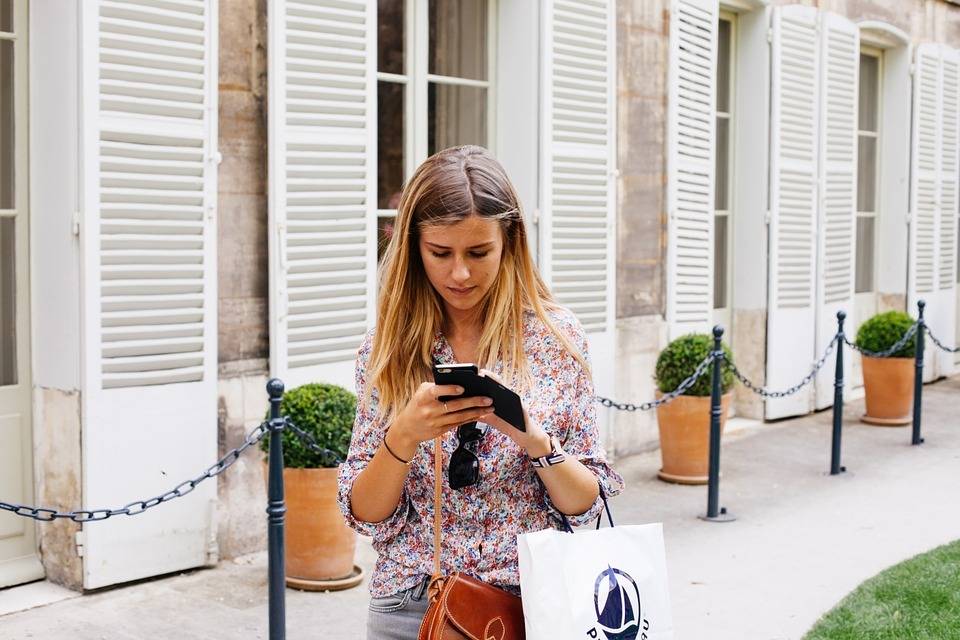 
          4 Key Insights on Mobile Shopping in Today's Digital World
  