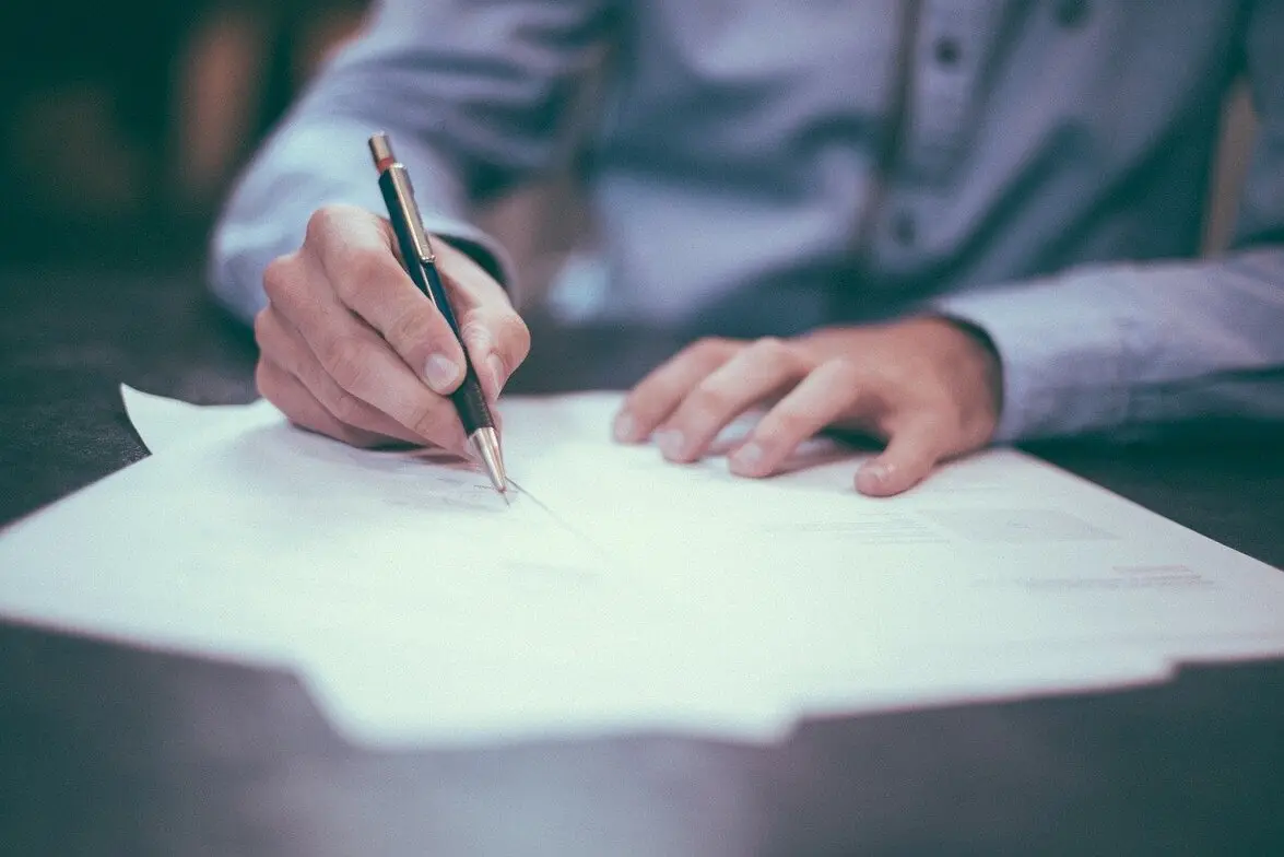Survey: Is "To Whom It May Concern” Acceptable on a Cover Letter?